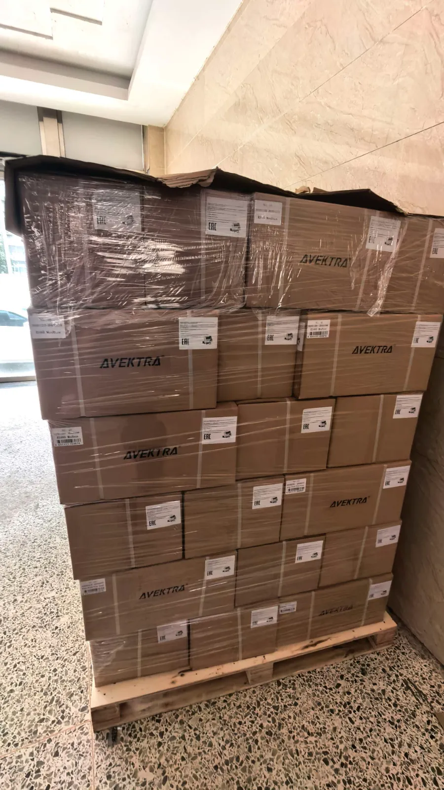 Xinkong Ships Batch of HVAC Automatic Control Products to Russia via Railway Transport